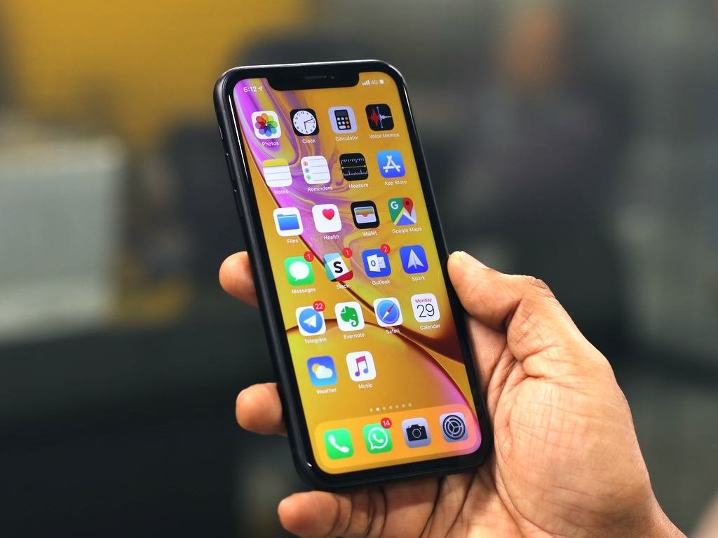 iphone xr service center in doha