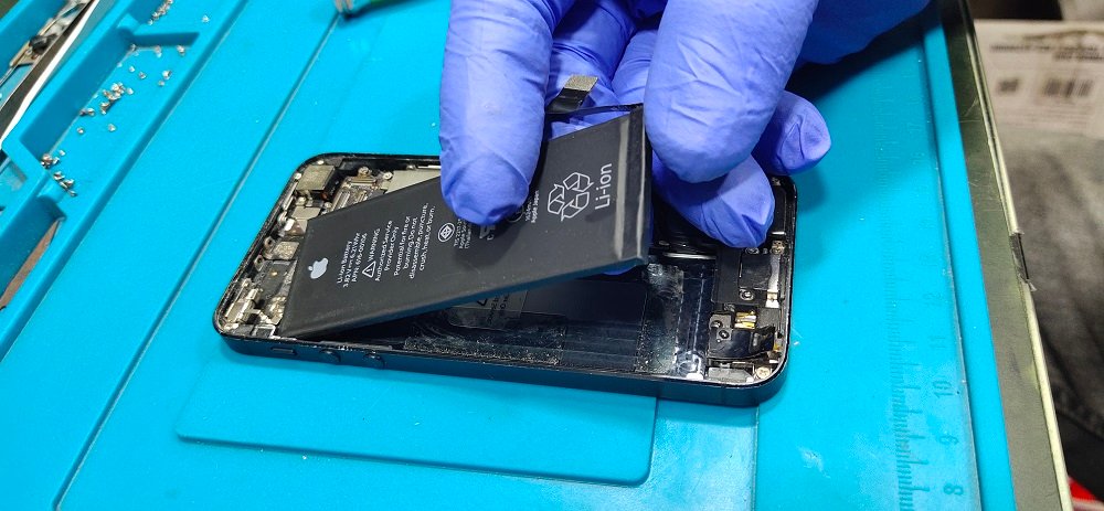 iphone 5 battery repair  center in qatar