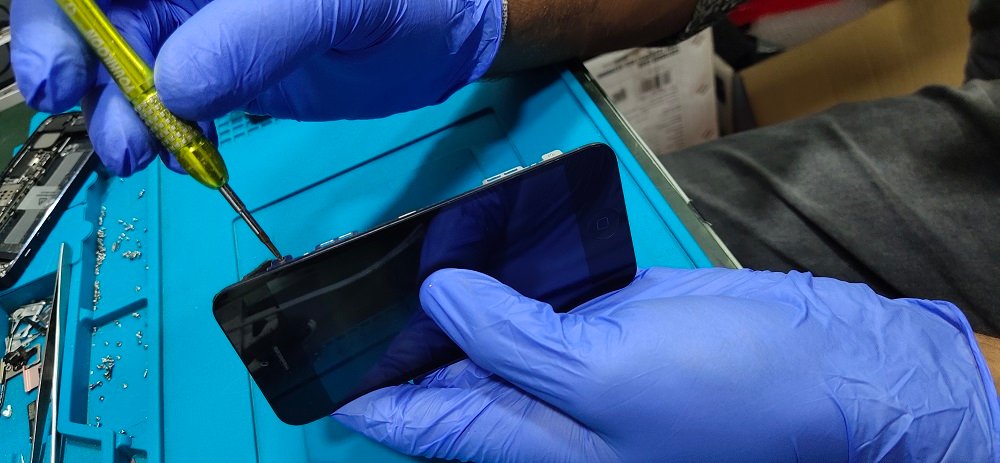 apple ipad pro 9.7 display repair service center in qatar