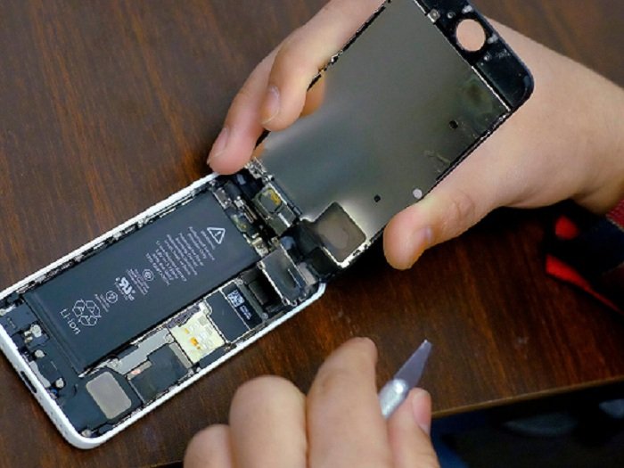 iphone se 2 overheating issue service center in Qatar