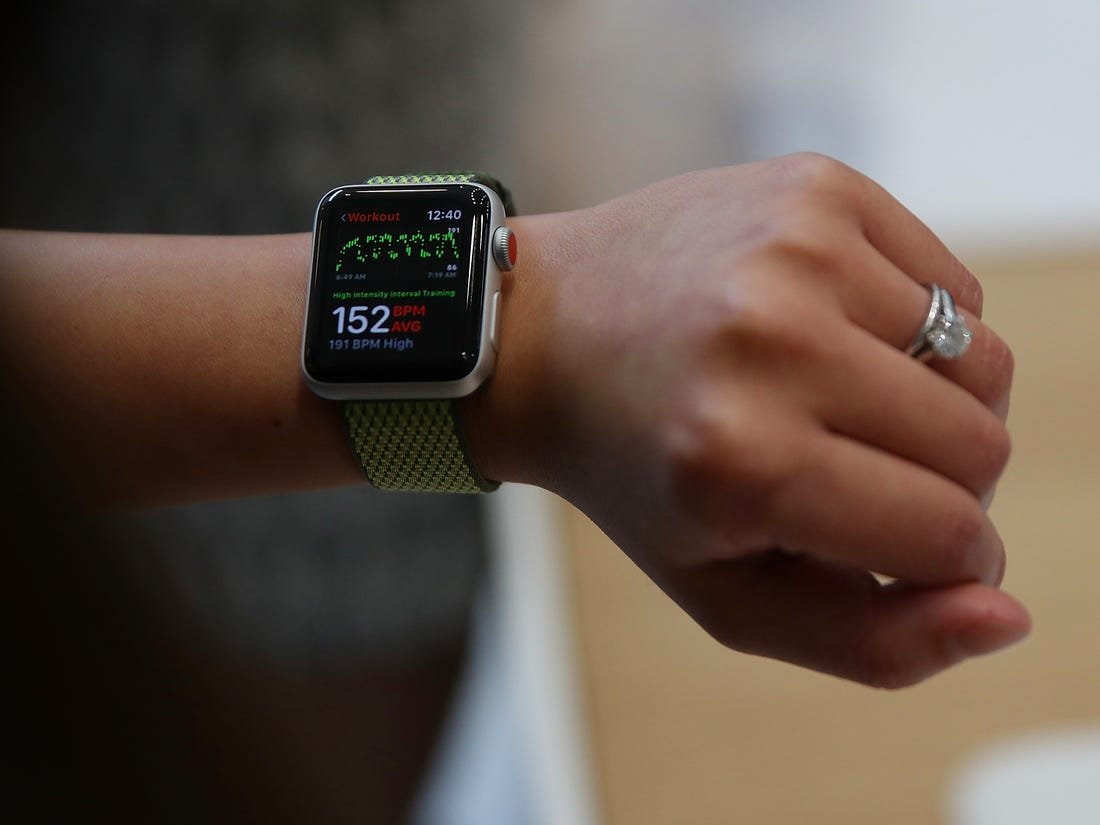 iwatch series 5 service center in qatar