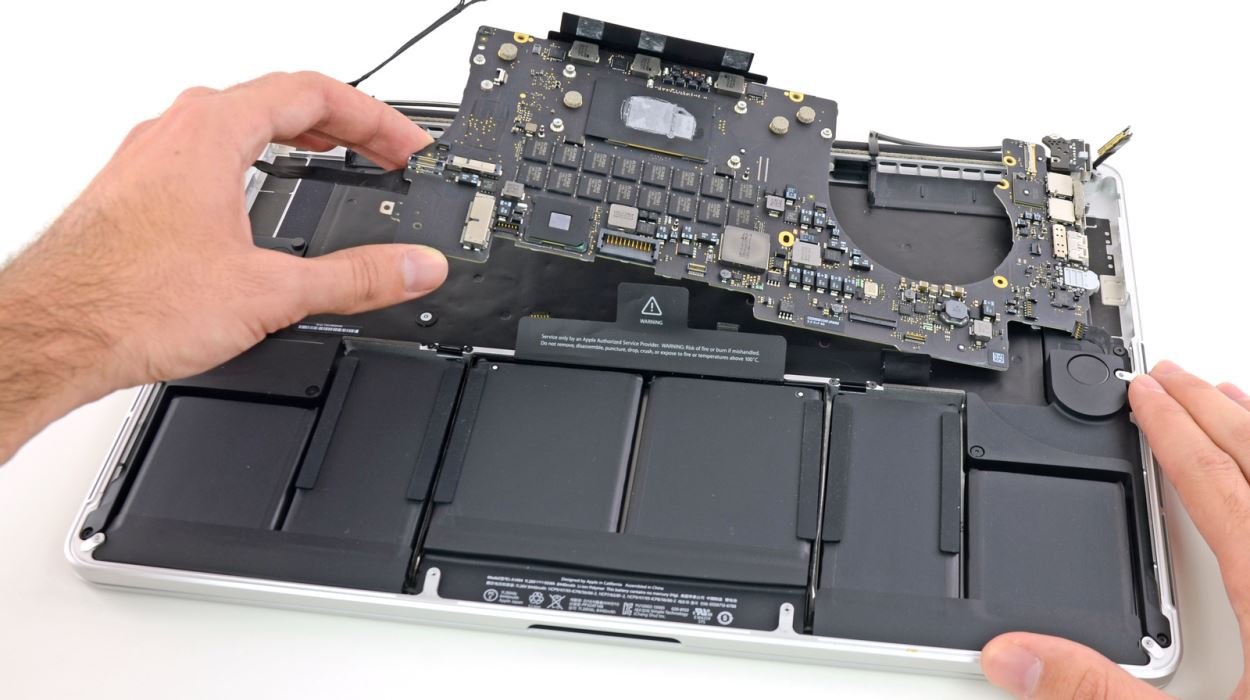 macbook pro  motherboard  repair center doha