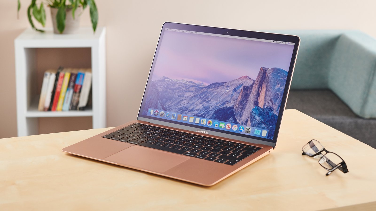 MacBook Air replacement center in qatar